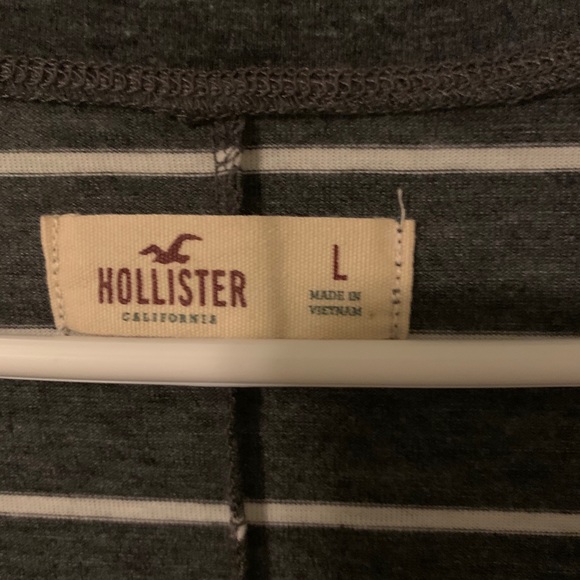 Hollister Long Sleeve - Picture 2 of 2